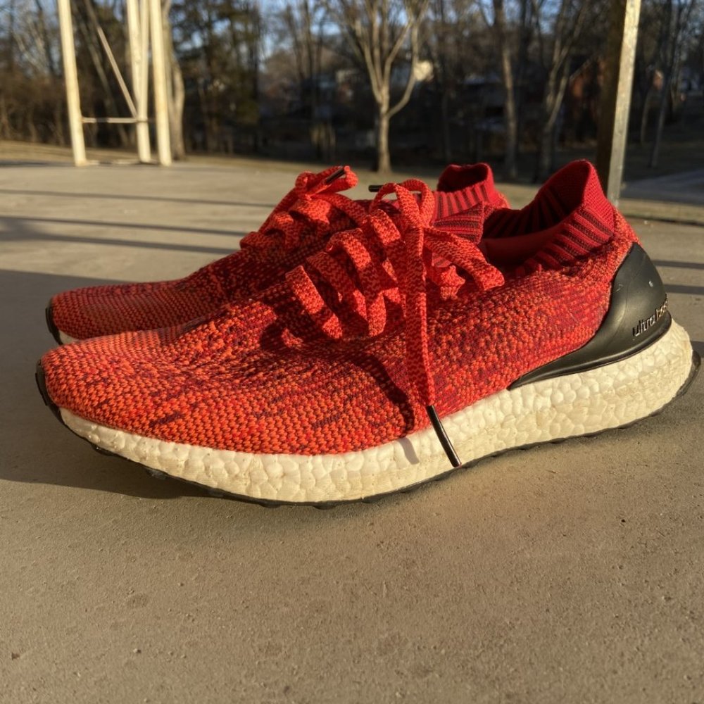 ADIDAS ULTRABOOST MENS Size 9 Red